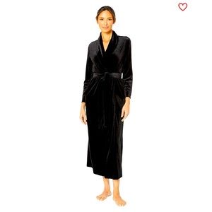 Natori Velvet Robe NWT Medium